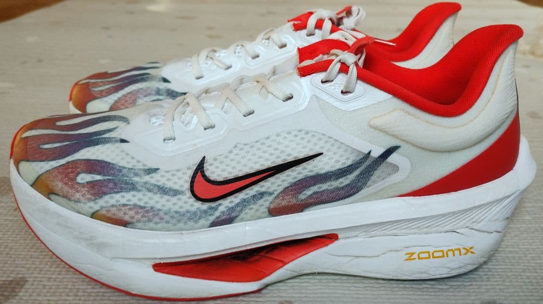 駅伝ナイキズームフライ６　ロードレーシングシューズ　ランニングシューズ27cm