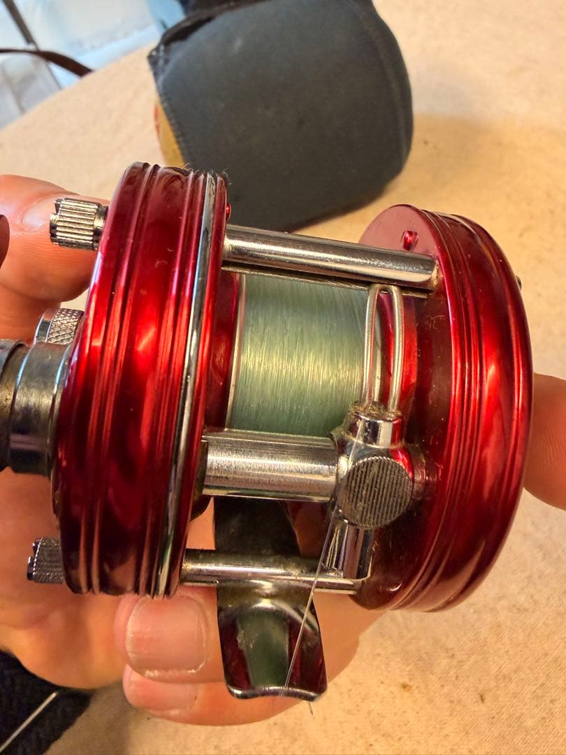 ABU 4600C 赤 オールド アンバサダー　状態良好