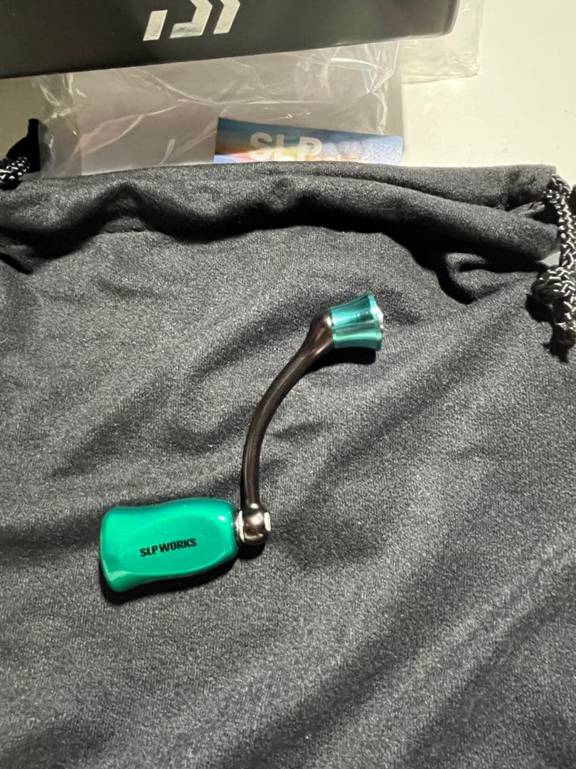 美品　ダイワ　21エメラルダスエア　FCLT2500S