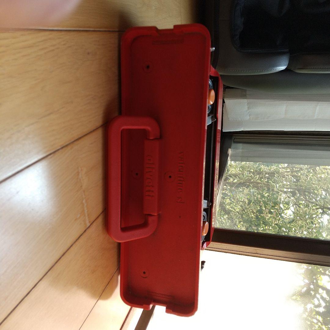 クラシック赤色タイプライター