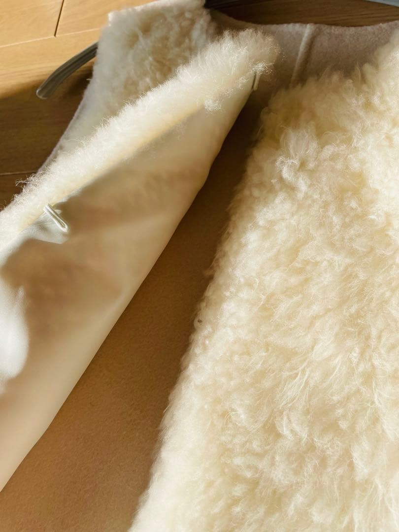 アイボリーファーベスト ノースリーブ