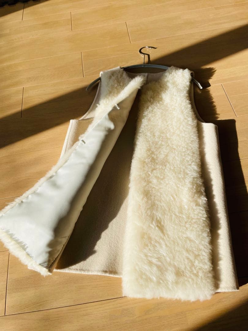 アイボリーファーベスト ノースリーブ