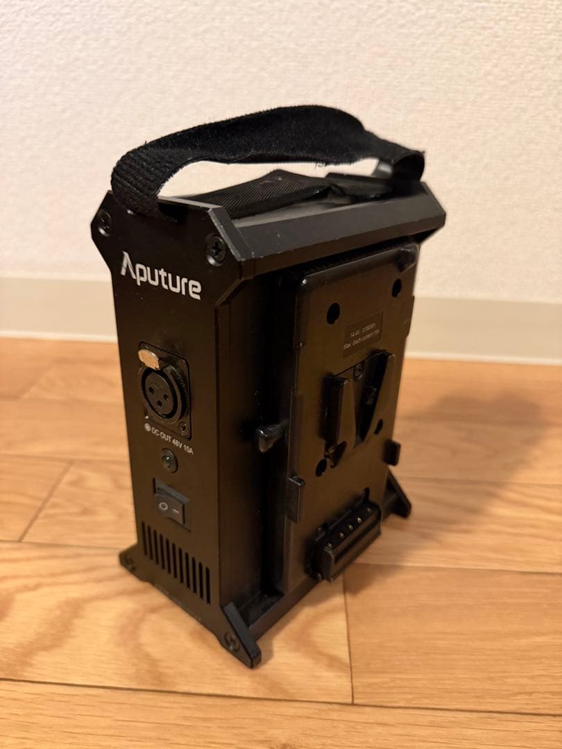 amaran 200x リフレクター付きライト + バッテリーステーション