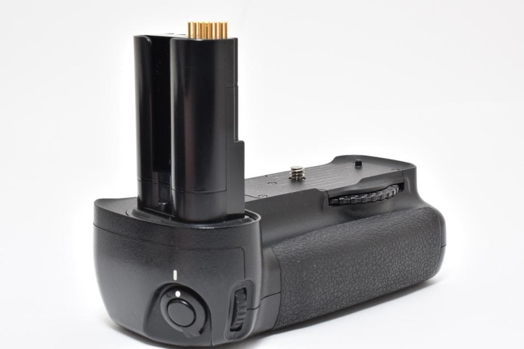 美品 NIKON バッテリーグリップ MB-D200 ニコン H140