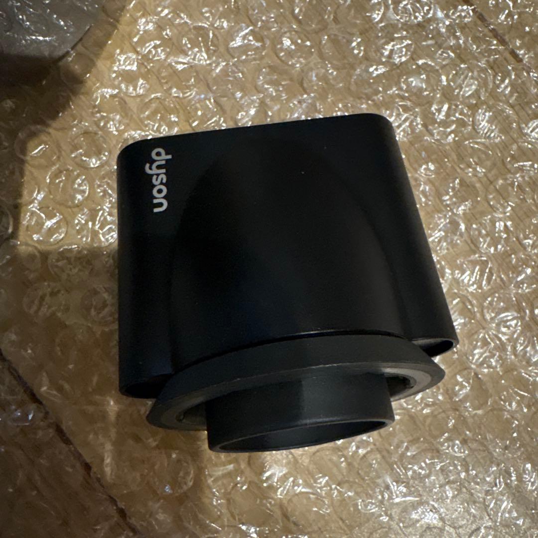 ダイソンドライヤー　オレンジ