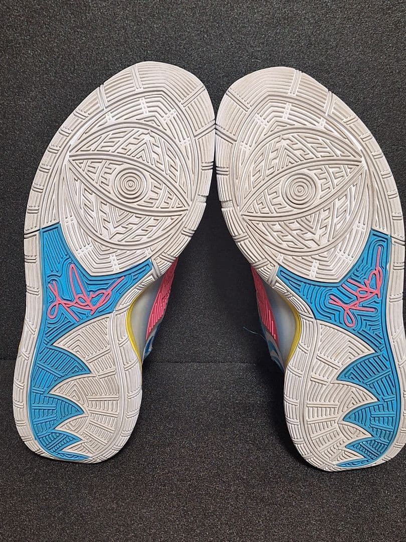 ナイキ カイリー６ Nike Kyrie 6 バッシュ