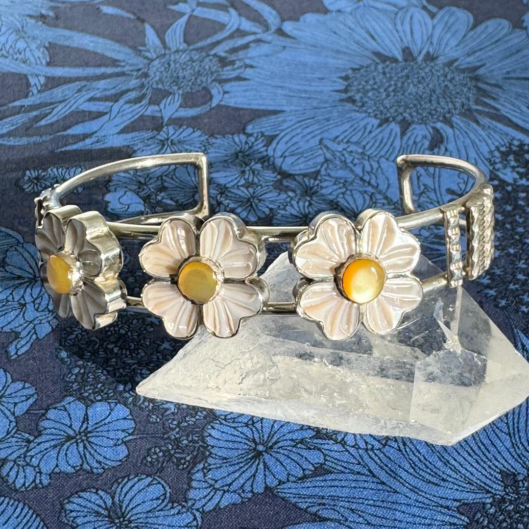 1990s　ヴィンテージ　シェル　フラワー　ブレスレット　インディアンジュエリー