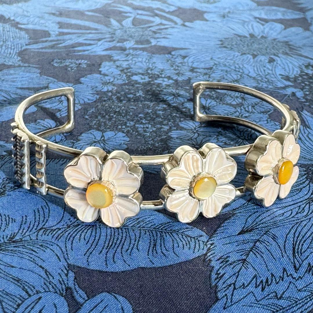 1990s　ヴィンテージ　シェル　フラワー　ブレスレット　インディアンジュエリー