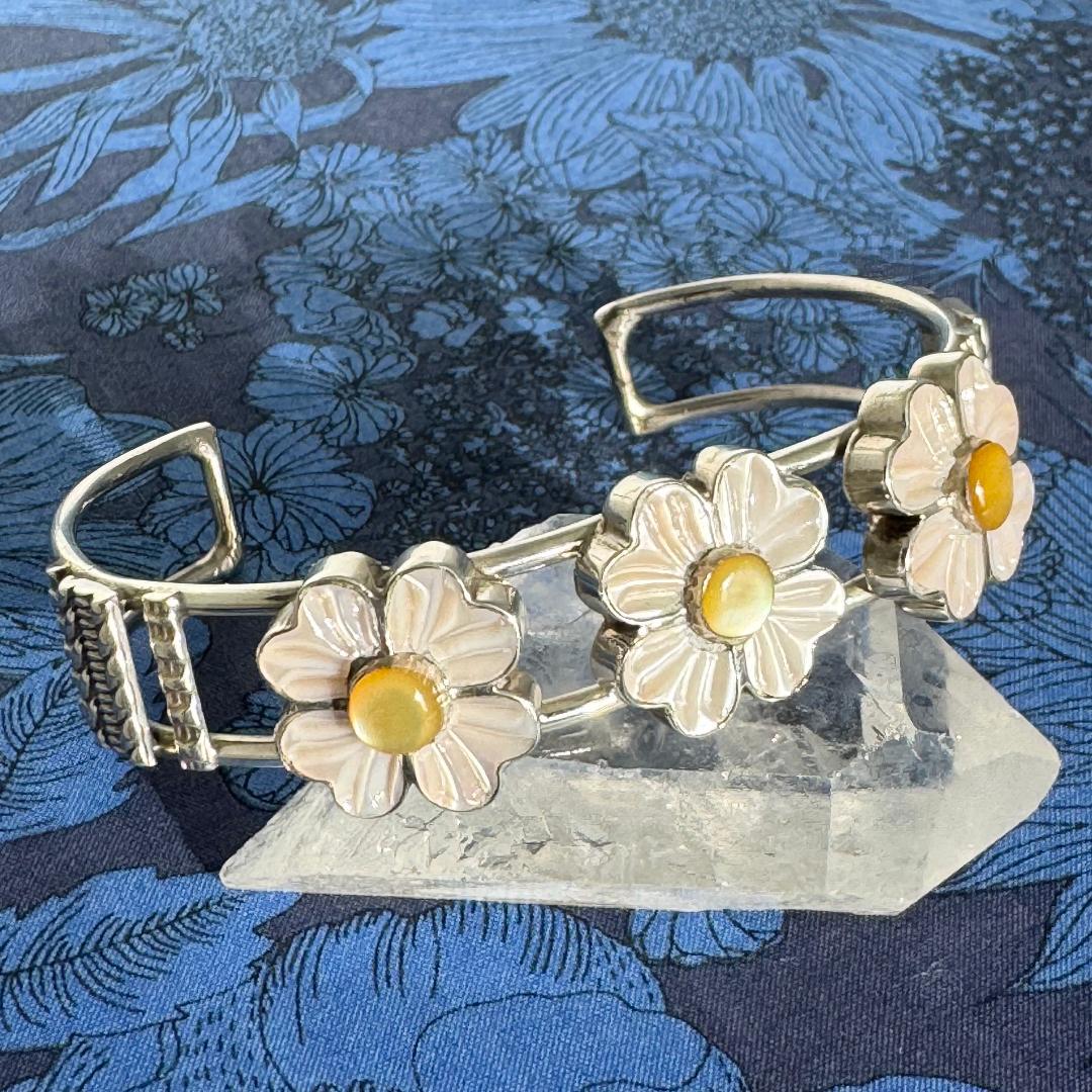 1990s　ヴィンテージ　シェル　フラワー　ブレスレット　インディアンジュエリー