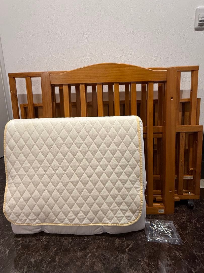 【combi mini】木製 ベビーベッド キャスター付き コンビ