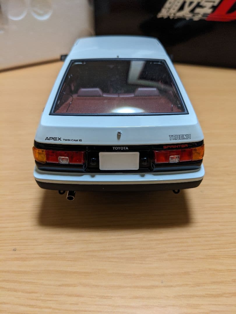 オートアート1/18　トヨタ スプリンター トレノ 頭文字D(AE86)
