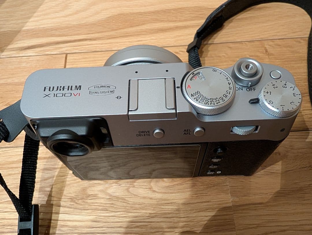 FUJIFILM 富士フィルム X100VI シルバー 高級コンデジ