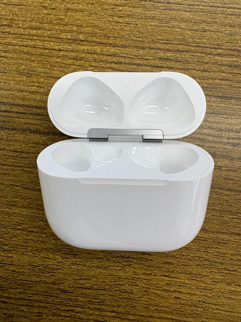 Apple AirPods 4 ANC 箱付き