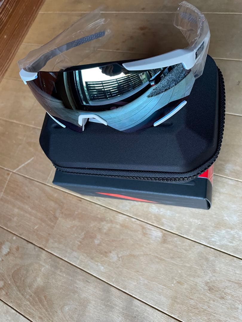 新品 100% Racetrap White Hiper Blue サングラス