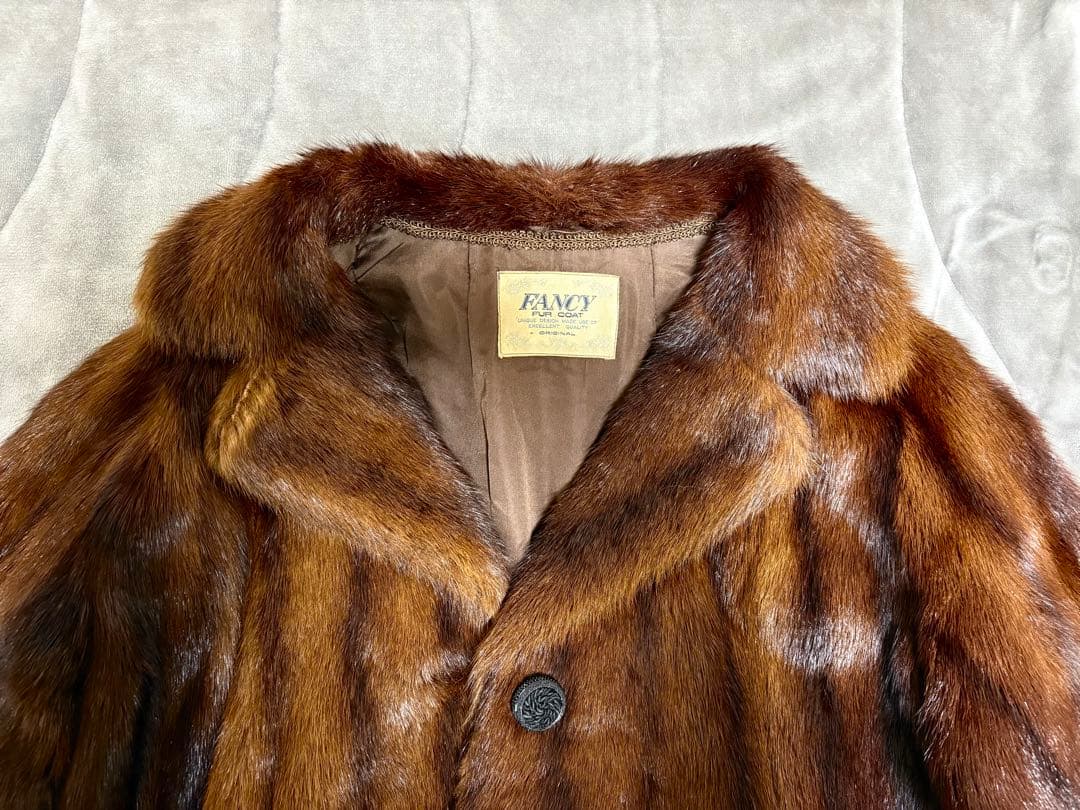 FANCY ブラウン ストライプ毛皮コート
