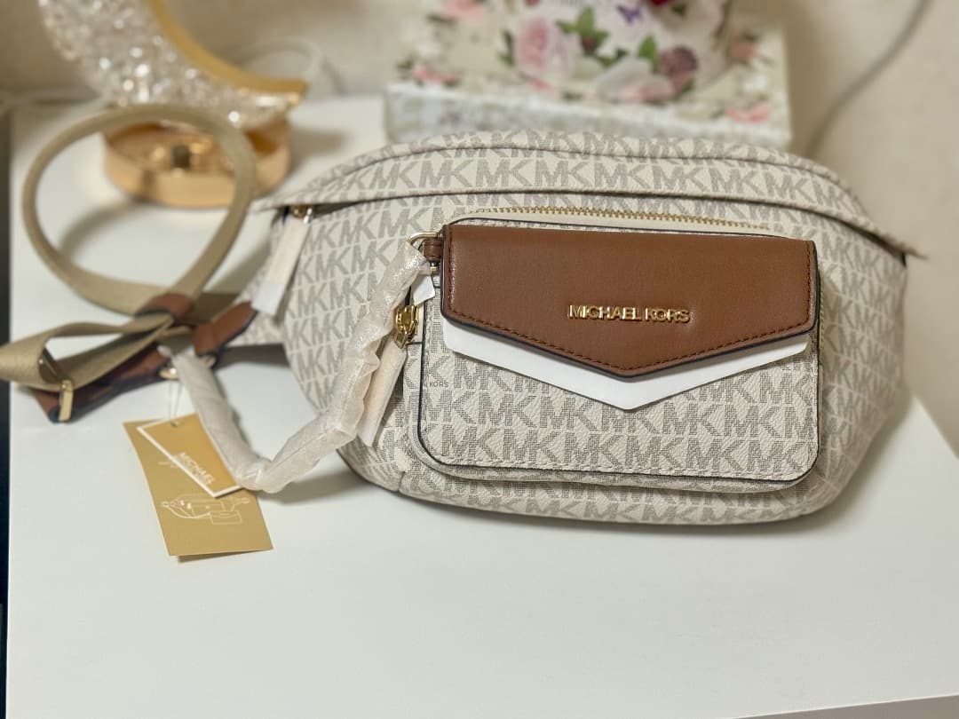 MICHAEL KORS ボディバッグ・ウエストポーチ