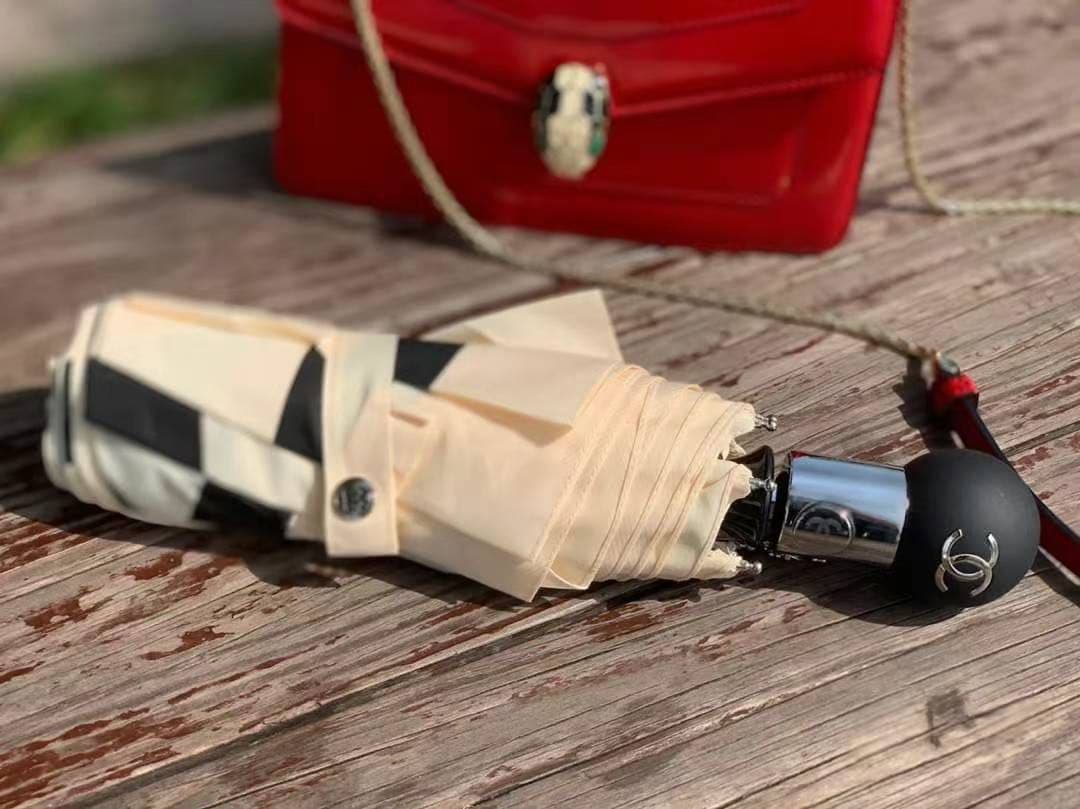 み*ん様 フォロワー900達成祝い‼️軽量頑丈広い傘 晴雨兼用