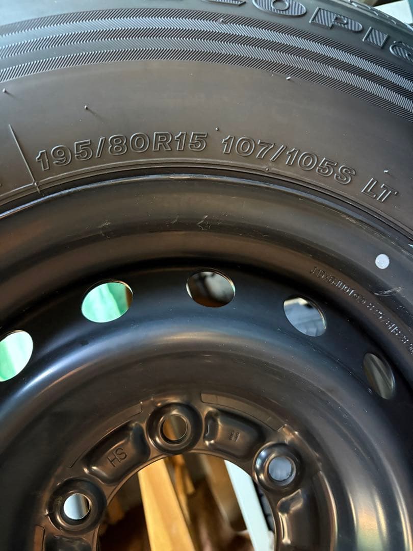 ハイエース　新車外し BRIDGESTONE 195/80R15 タイヤセット