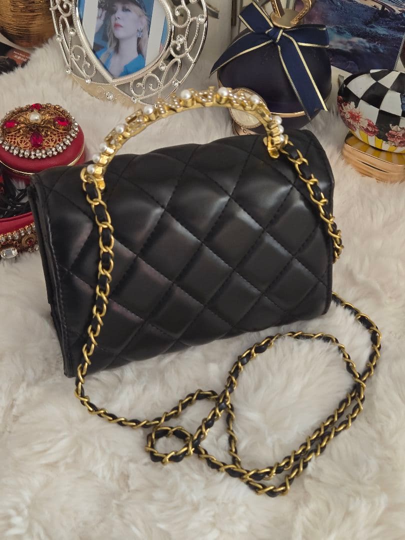 CHANEL（シャネル）ハンドル付き ミニショルダーバッグ