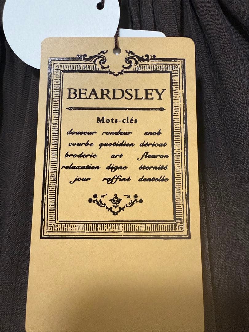 新品タグ付きビアズリーNEWシワシフォンギャザーパンツサイズ1