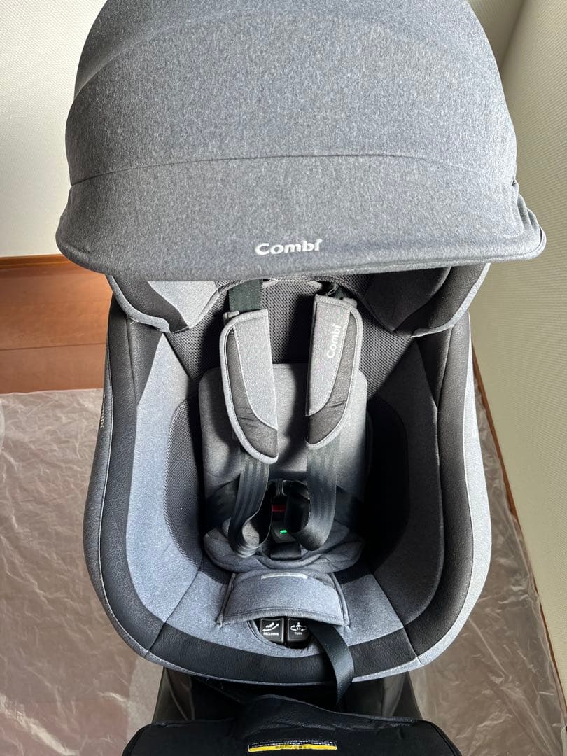 Combi クルムーヴスマート(ISOFIX)チャイルドシート(新生児〜)