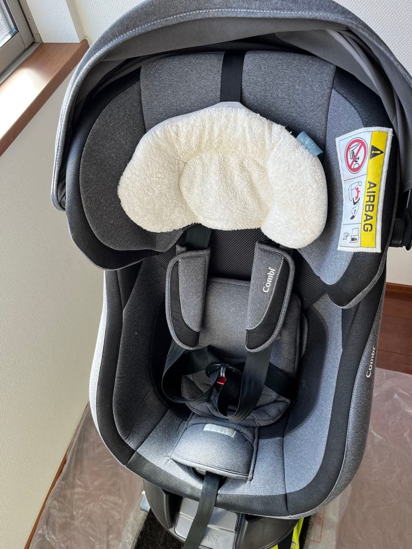 Combi クルムーヴスマート(ISOFIX)チャイルドシート(新生児〜)