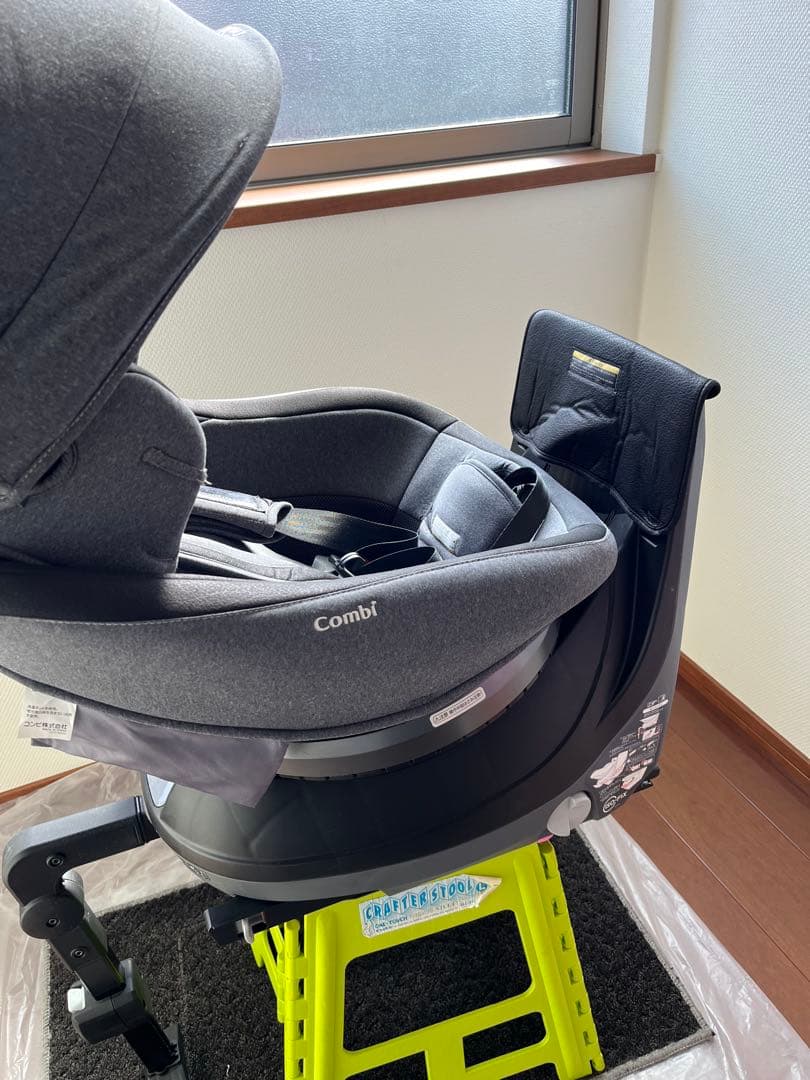 Combi クルムーヴスマート(ISOFIX)チャイルドシート(新生児〜)