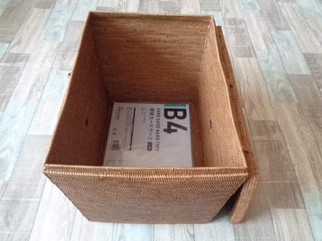 専用売却済●B4長方形ボックス1個●＆エコティッシュ3個●アタ●バリ島