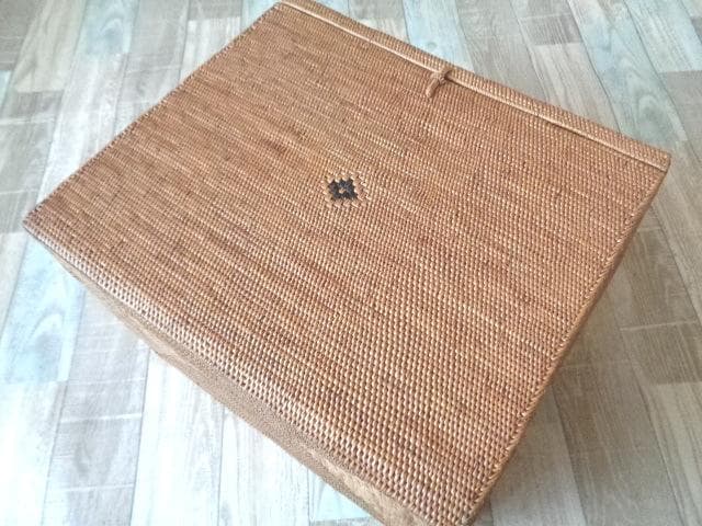 専用売却済●B4長方形ボックス1個●＆エコティッシュ3個●アタ●バリ島