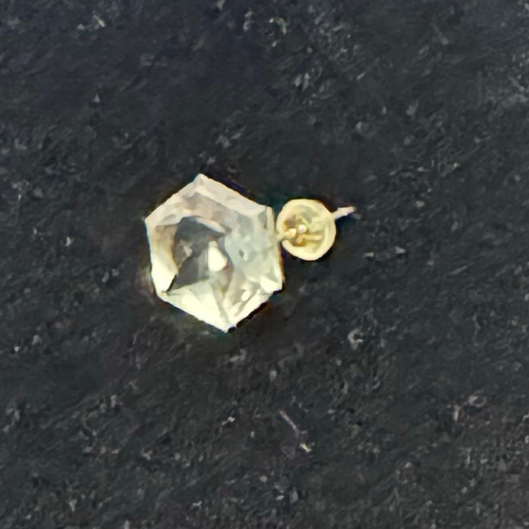 simmon 六角形クリスタルピアス(片耳用)