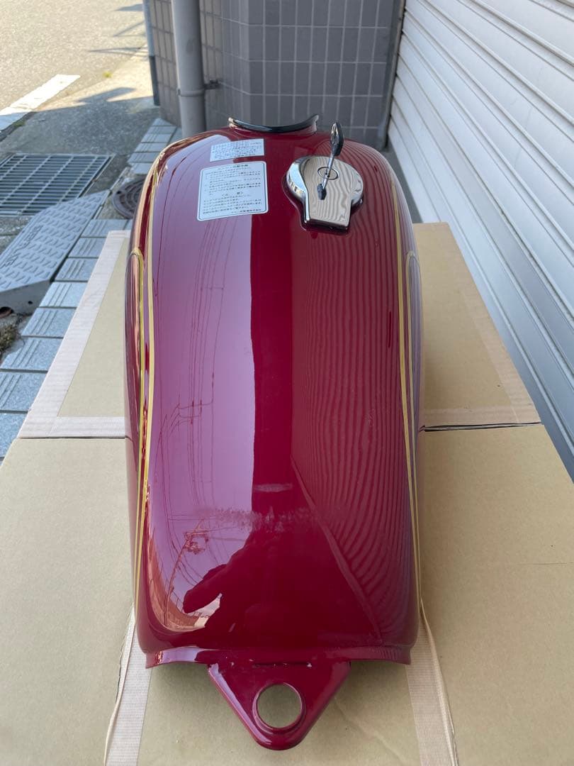 YAMAHA SR400 タンク　キャブ車用　オールペン済　クリアー塗装　キー付