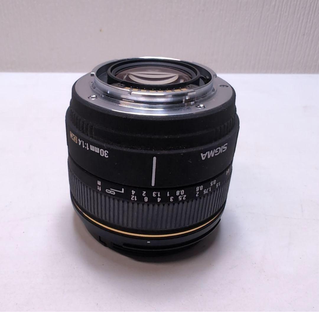 SIGMA　シグマ 30mm f/1.4 DC 単焦点　レンズ　一眼レフ