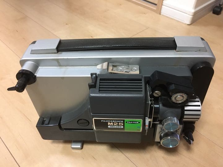 富士フイルムの映写機「JICASCOPE M25」