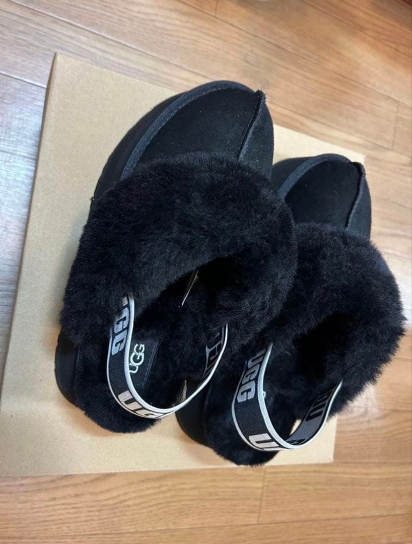 ゆんUGG ブラック ムートンブーツ
