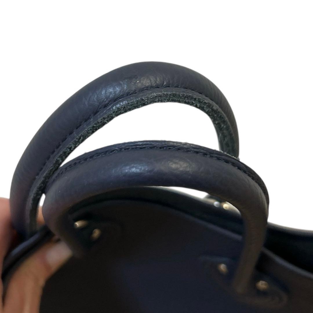 【希少！】ヤングアンドオルセン　レザー　伊勢丹限定　シルバーロゴ　ネイビー