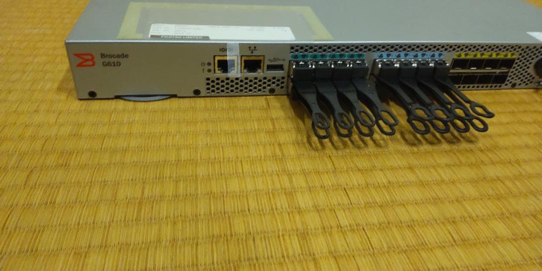 中古　Brocade G610 FCスイッチ(SFP+モジュール付き)#1