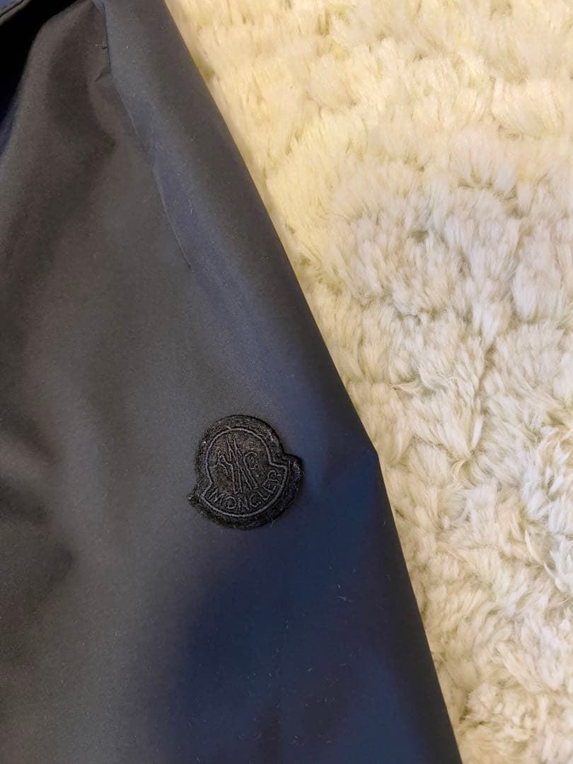 Monclerレインコート フード付き