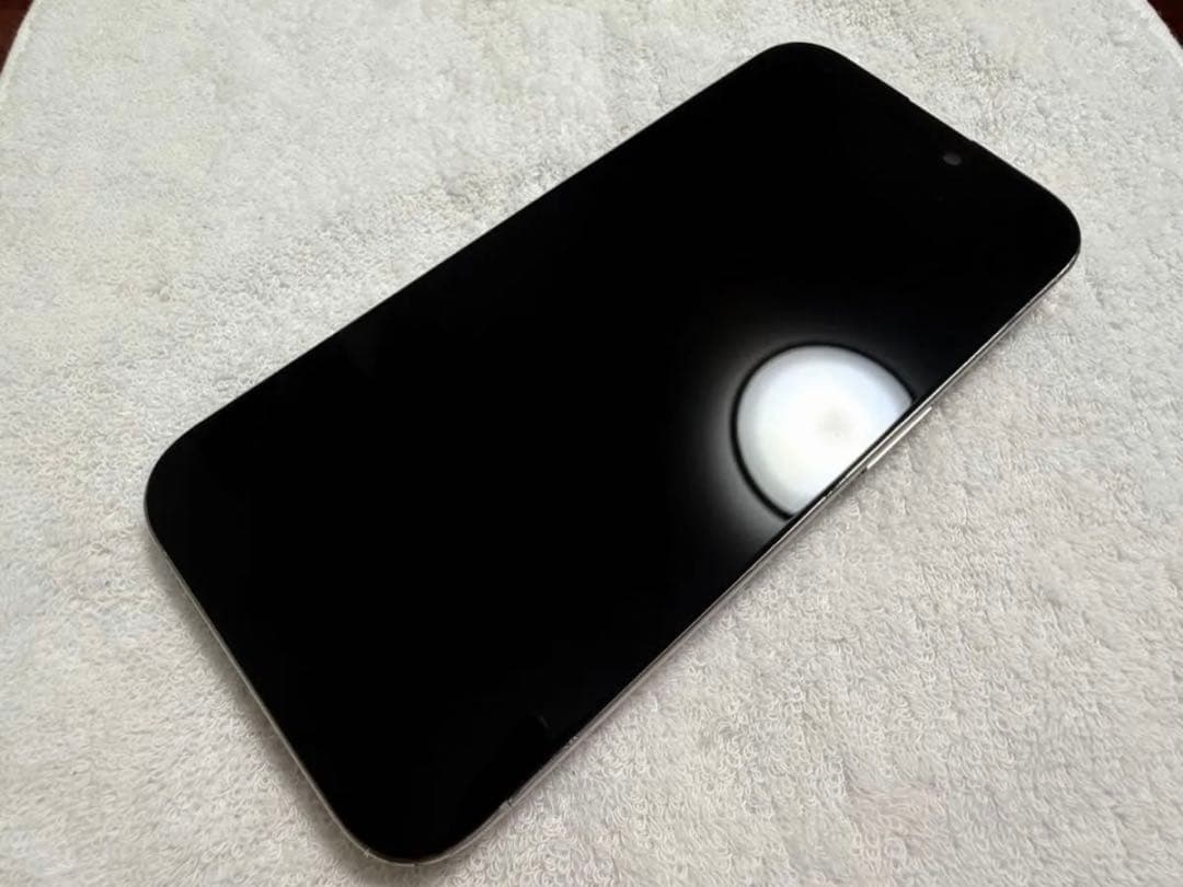 【画面新品】iPhone15 Pro 256GB ホワイトチタニウム