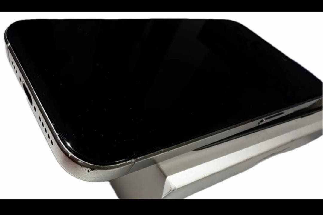 【画面新品】iPhone15 Pro 256GB ホワイトチタニウム