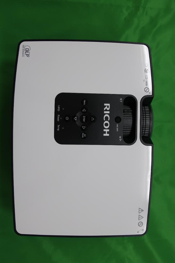 【新品同様】RICOH プロジェクター本体