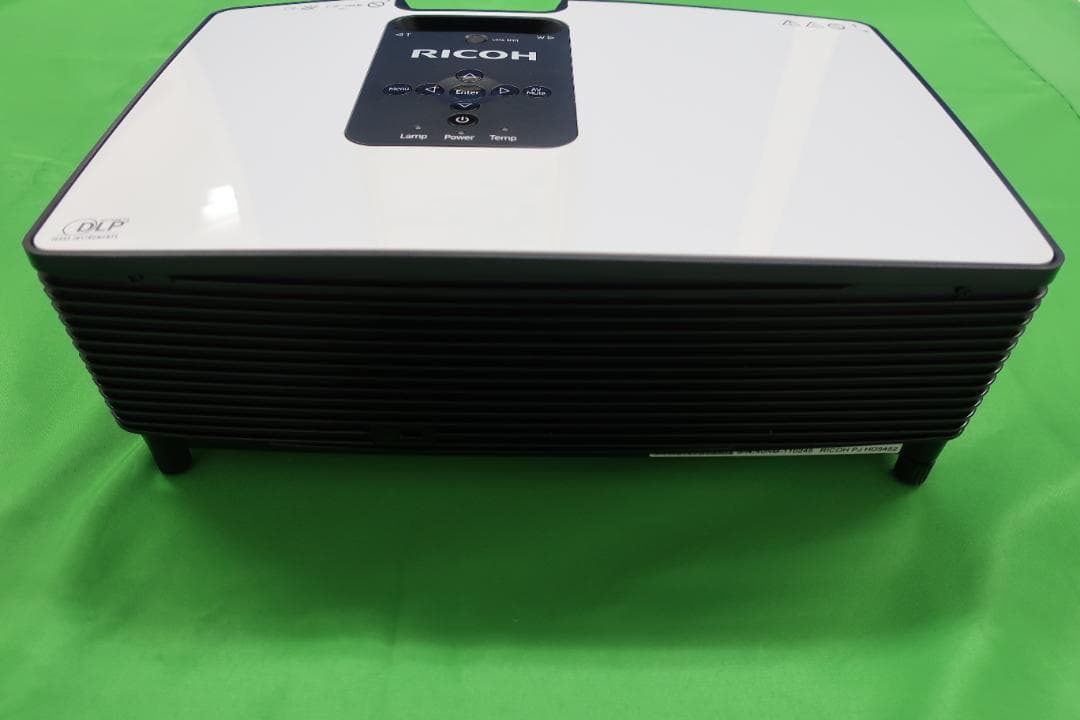 【新品同様】RICOH プロジェクター本体