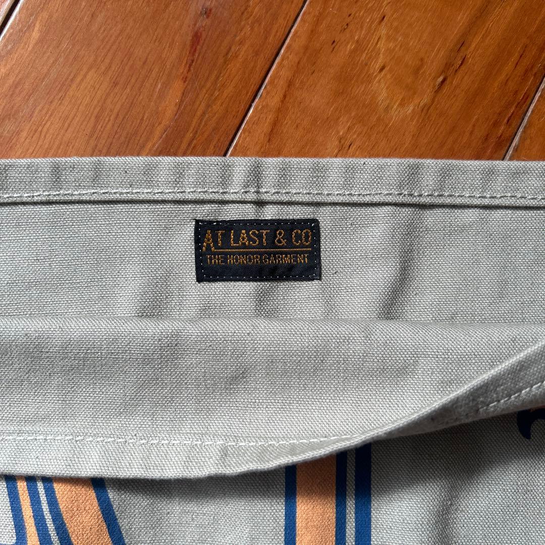 Tales of Tomorrow ショルダーバッグ ニュースペーパーバッグ