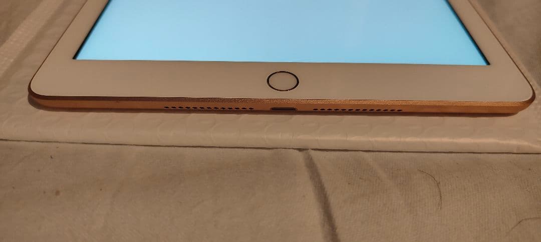 ら*ん様 あまり利用していないiPad 代6世代　32GB