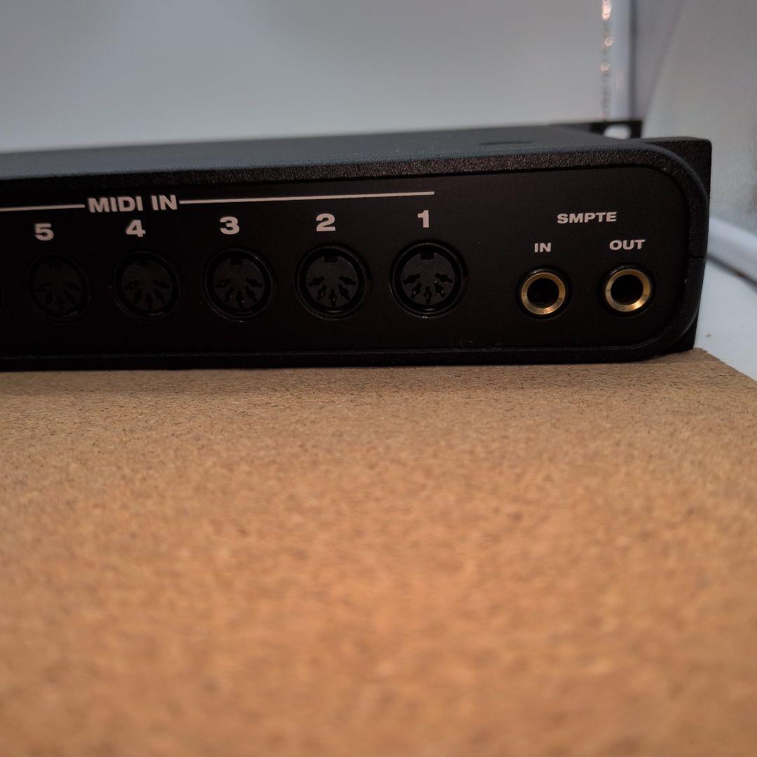 MOTU MIDI express XT MIDIインターフェイス