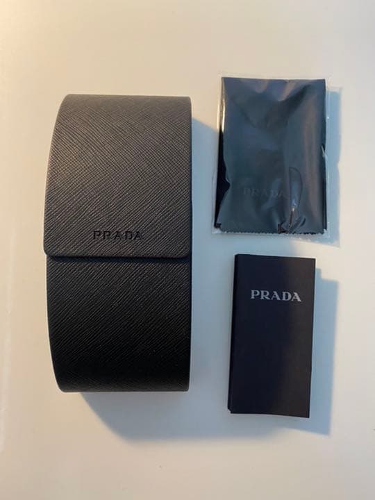 PRADA レディースサングラス