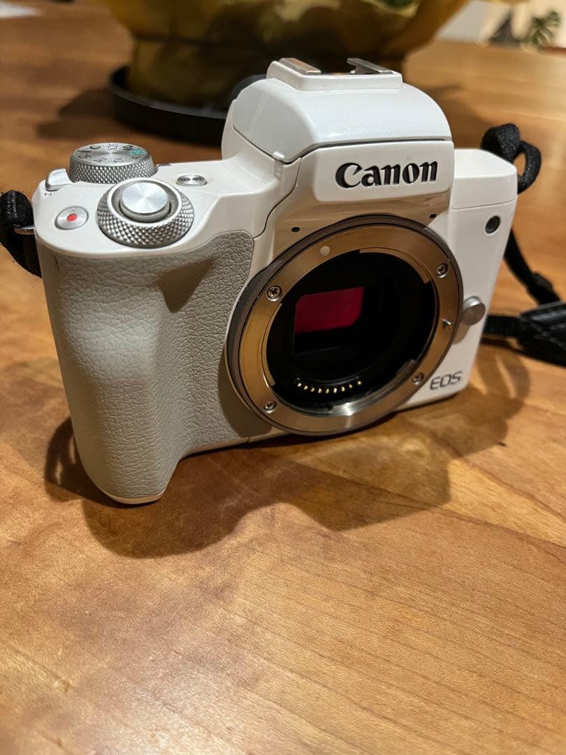 Canon EOS Ｍ50 ミラーレス一眼 ホワイト レンズ付き