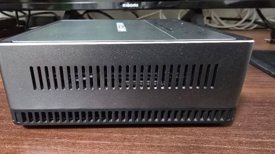 MINISFORUM UM700 中古　ミニパソコン win11アップデート済