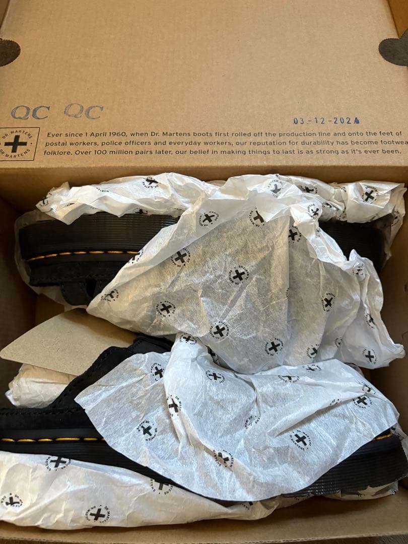 Dr. Martens ブラックサンダル