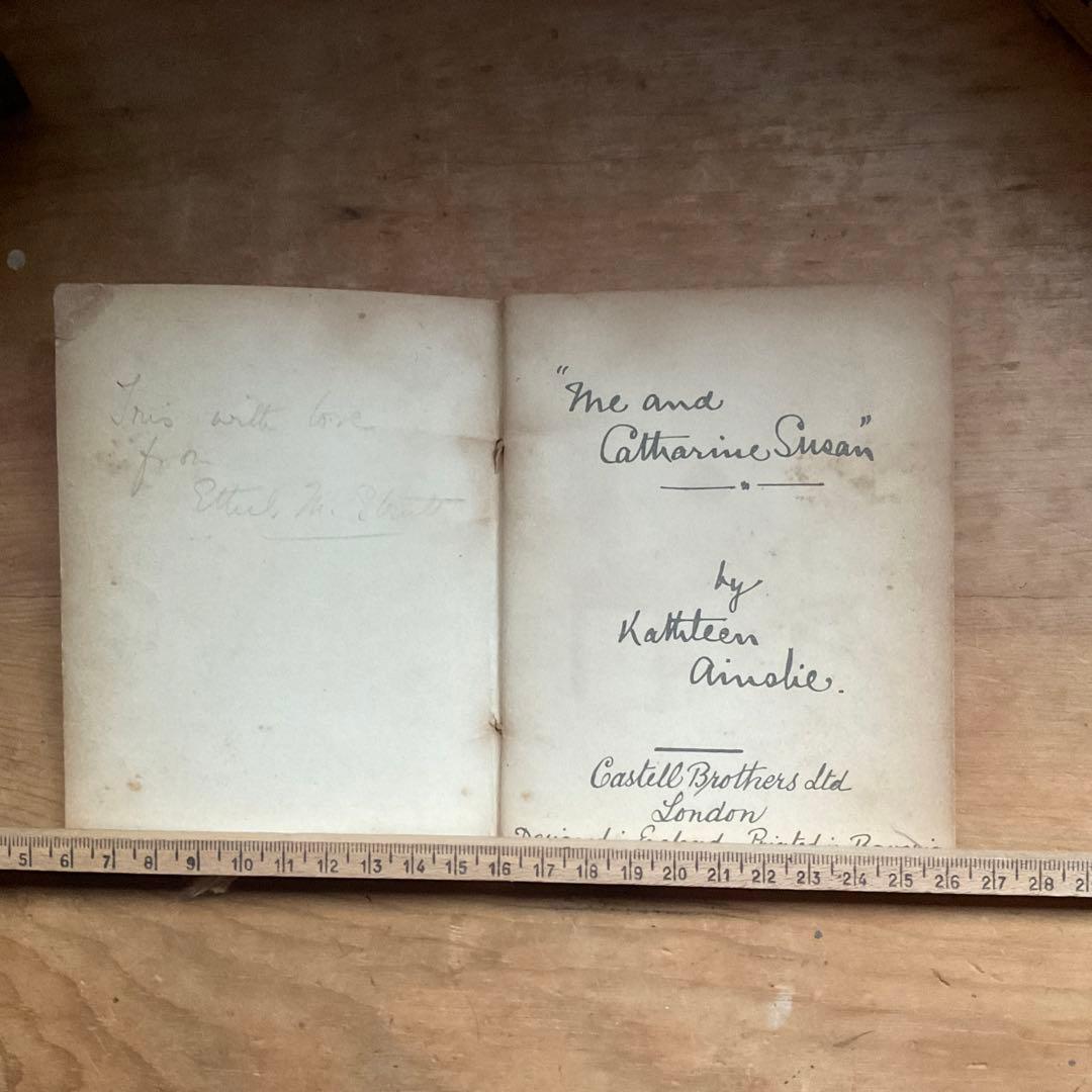 アンティークペグドール絵本　me and Catharine Susan