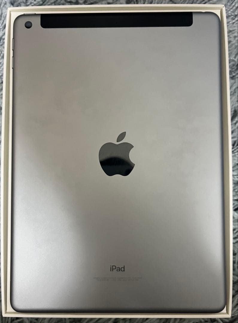 iPad（第６世代）32GB Wi-Fi+Cellular スペースグレー